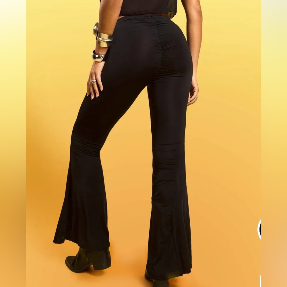 Boohoo Ruched Booty Boosting Flare Pants